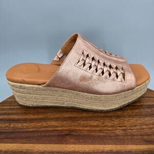 Gentle Souls Sandals Womens 8.5 Gold Metallic Leather Espadrille Platform Slides